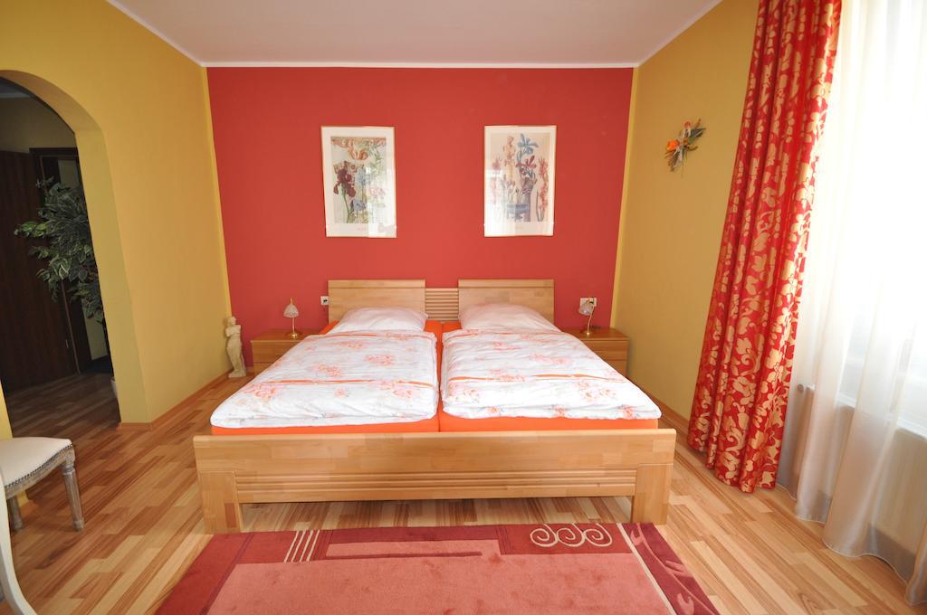 Hotel Restaurant "Athen" Munstermaifeld ภายนอก รูปภาพ