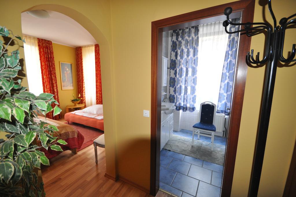 Hotel Restaurant "Athen" Munstermaifeld ภายนอก รูปภาพ