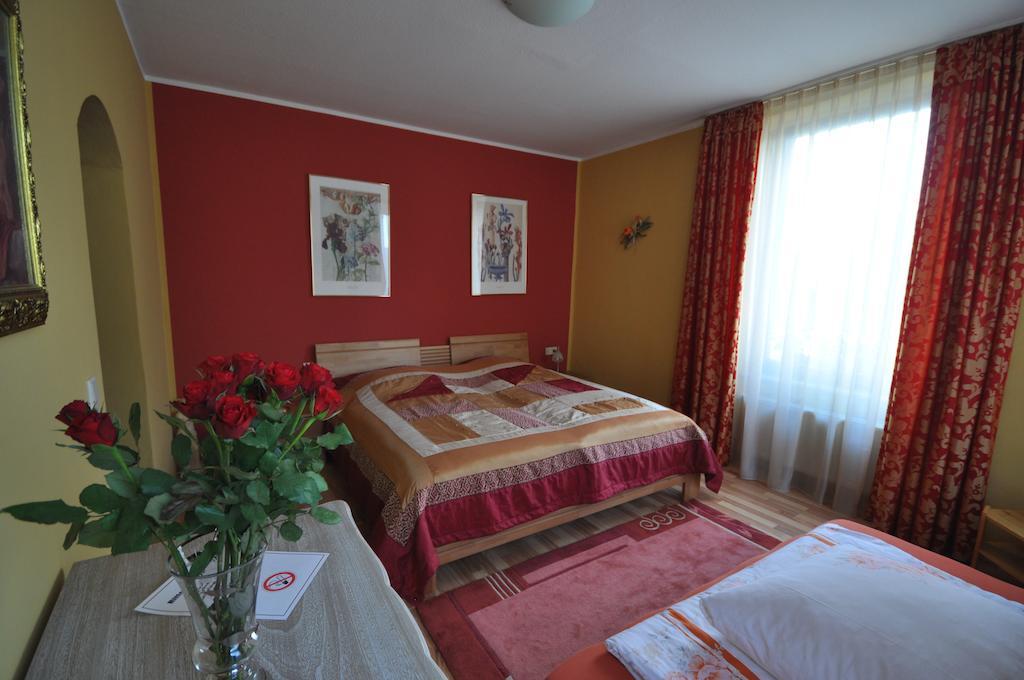 Hotel Restaurant "Athen" Munstermaifeld ภายนอก รูปภาพ