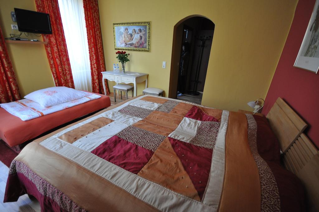 Hotel Restaurant "Athen" Munstermaifeld ภายนอก รูปภาพ