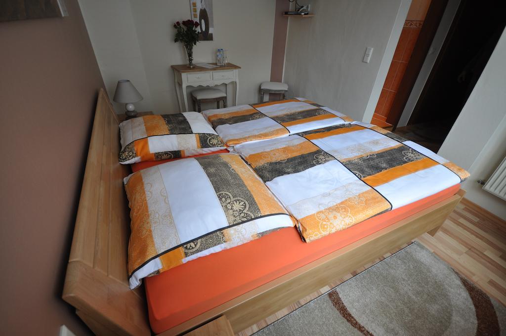 Hotel Restaurant "Athen" Munstermaifeld ภายนอก รูปภาพ