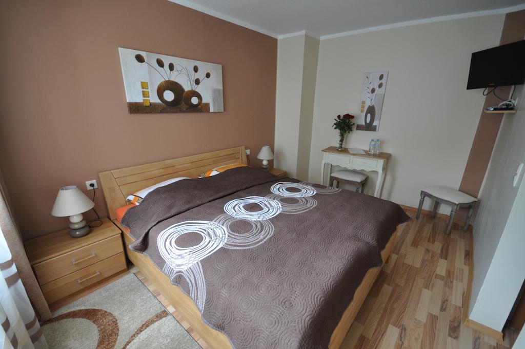 Hotel Restaurant "Athen" Munstermaifeld ภายนอก รูปภาพ