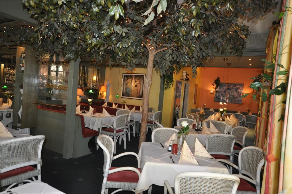 Hotel Restaurant "Athen" Munstermaifeld ภายนอก รูปภาพ